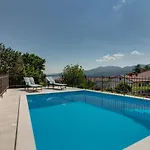Villa House Arifrago *
